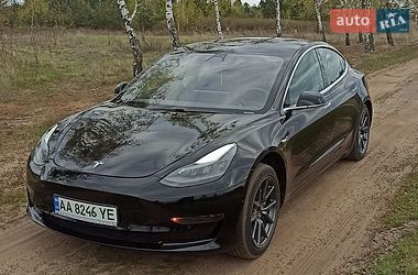 Седан Tesla Model 3 2019 в Киеве