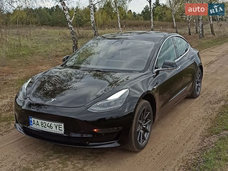 Седан Tesla Model 3 2019 в Киеве