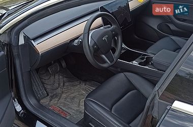 Седан Tesla Model 3 2019 в Киеве