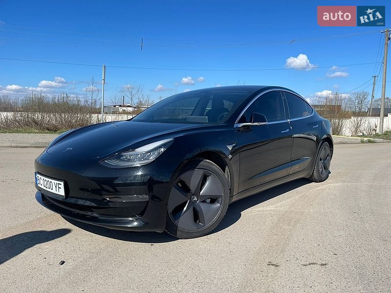 Седан Tesla Model 3 2018 в Самборе