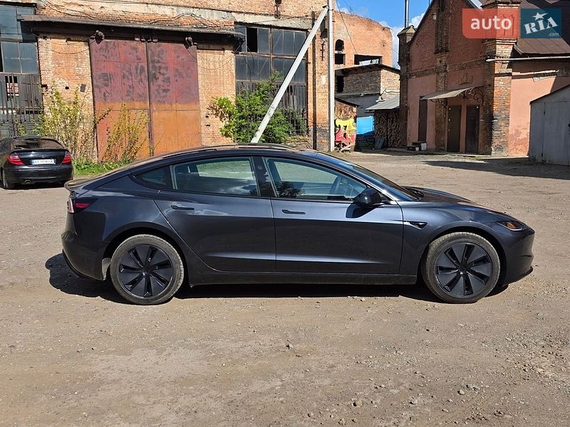 Седан Tesla Model 3 2025 в Коломиї