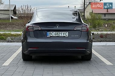 Седан Tesla Model 3 2022 в Самборе