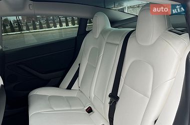 Седан Tesla Model 3 2022 в Самборе