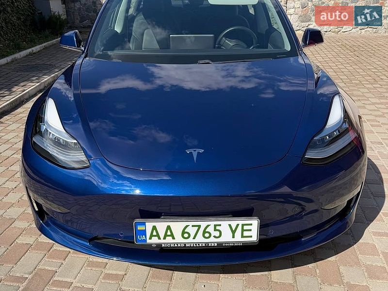 Седан Tesla Model 3 2018 в Кропивницком