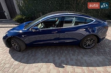 Седан Tesla Model 3 2018 в Кропивницком