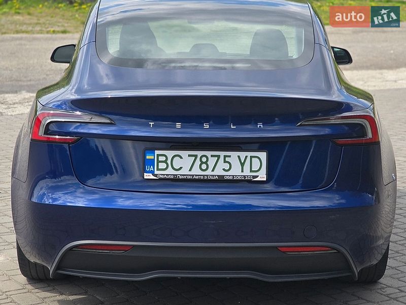 Седан Tesla Model 3 2024 в Николаеве