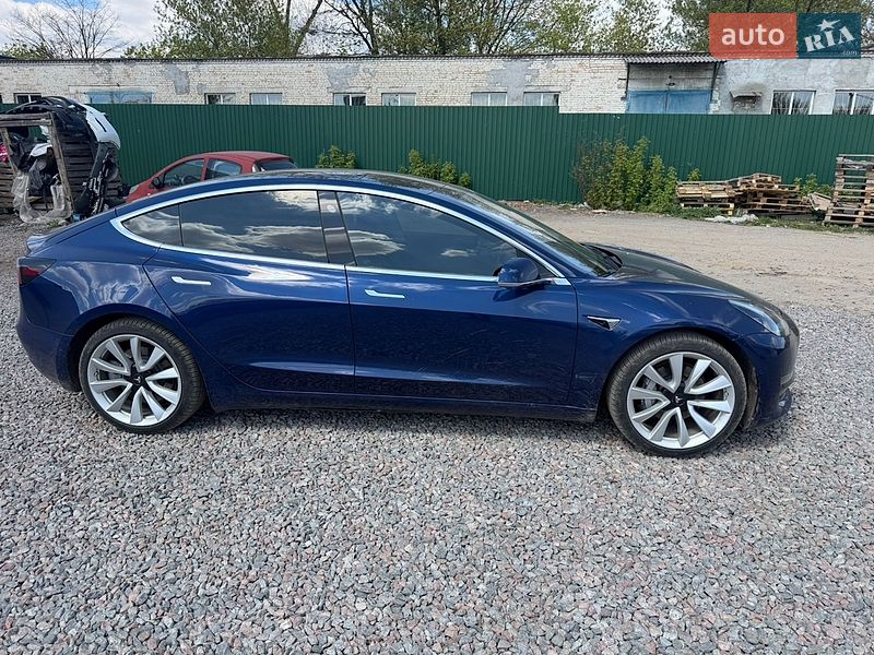Седан Tesla Model 3 2018 в Києві