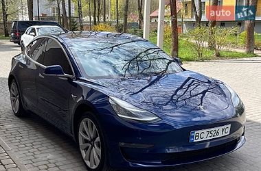 Седан Tesla Model 3 2019 в Львове