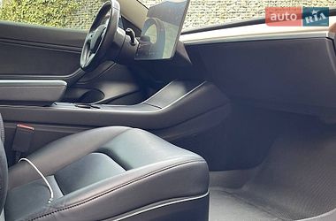 Седан Tesla Model 3 2019 в Львове