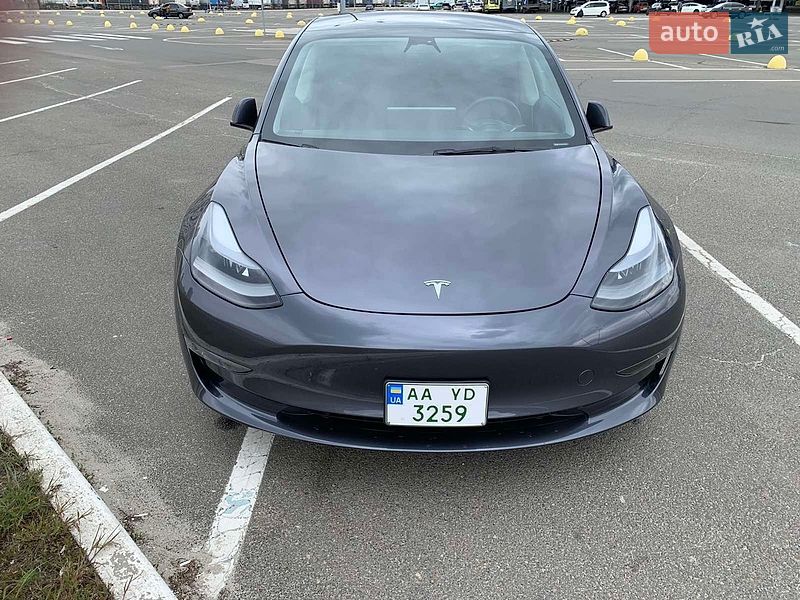 Седан Tesla Model 3 2022 в Києві