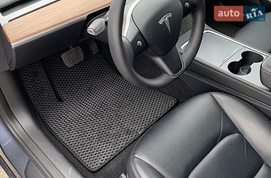 Седан Tesla Model 3 2022 в Києві