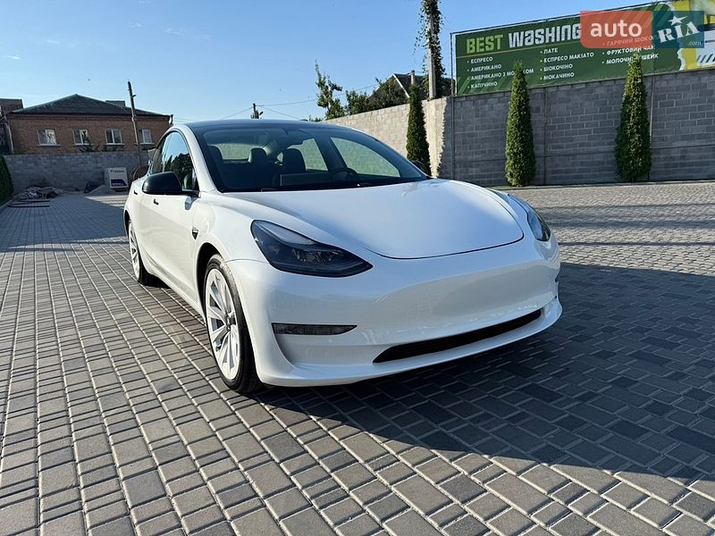 Tesla Model 3 2021