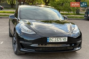 Седан Tesla Model 3 2019 в Львове