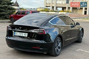 Седан Tesla Model 3 2019 в Львове