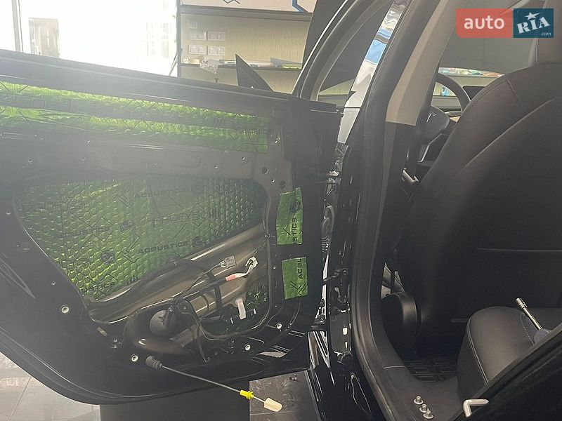 Седан Tesla Model 3 2019 в Киеве