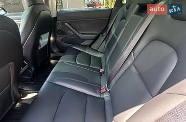 Седан Tesla Model 3 2019 в Львові