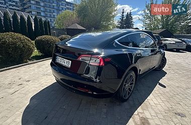 Седан Tesla Model 3 2019 в Львові
