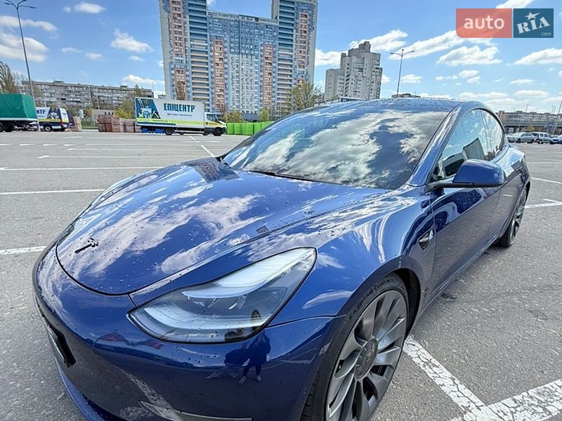 Седан Tesla Model 3 2021 в Києві