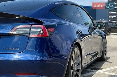 Седан Tesla Model 3 2021 в Києві