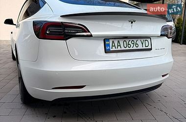 Седан Tesla Model 3 2022 в Киеве