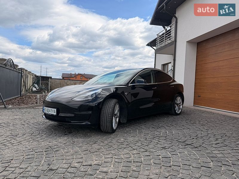 Седан Tesla Model 3 2019 в Тернополе