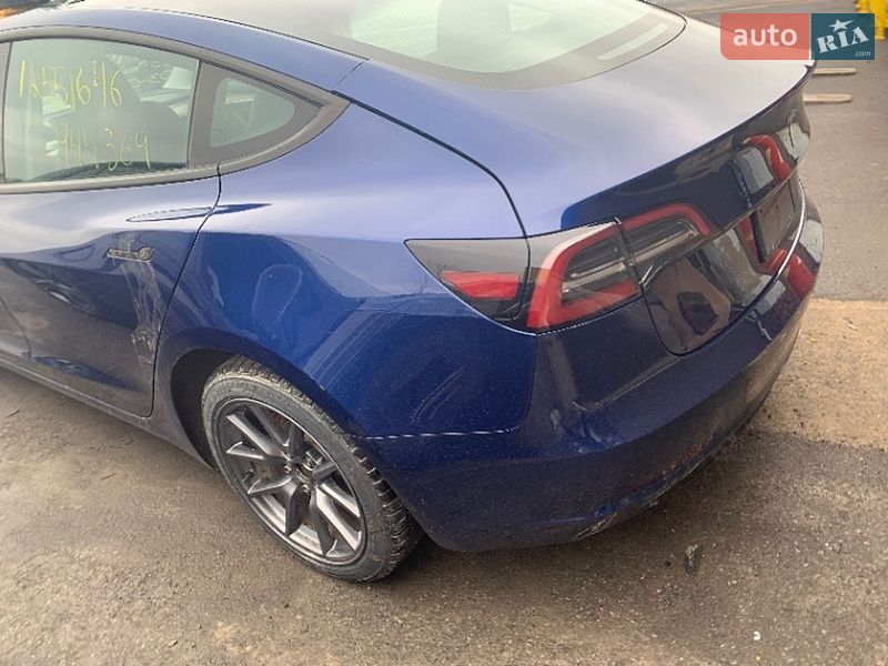 Седан Tesla Model 3 2023 в Киеве