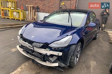 Седан Tesla Model 3 2023 в Києві