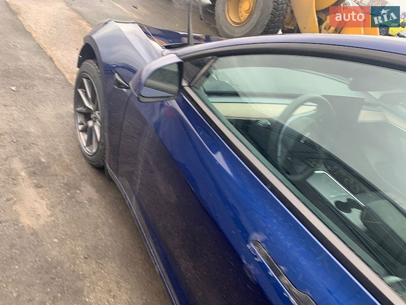 Седан Tesla Model 3 2023 в Киеве