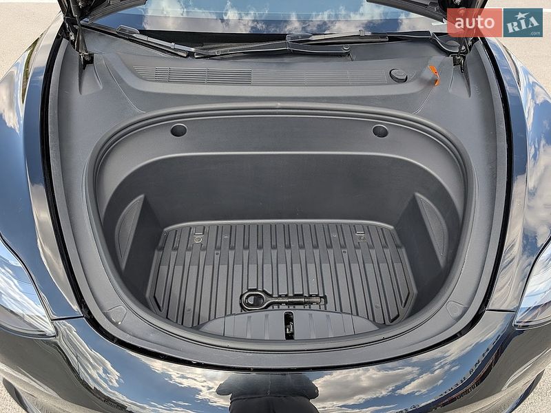 Седан Tesla Model 3 2022 в Каменец-Подольском