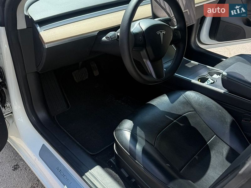 Седан Tesla Model 3 2019 в Харкові
