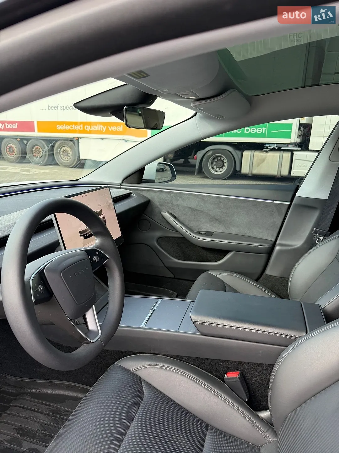 2025 Tesla Model 3 - мініатюра 9