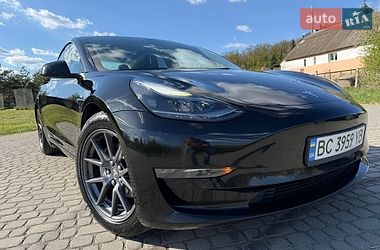 Седан Tesla Model 3 2022 в Львове