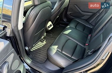 Седан Tesla Model 3 2022 в Львове