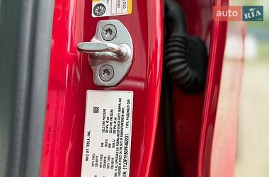 Седан Tesla Model 3 2023 в Чернівцях