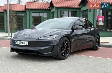 Седан Tesla Model 3 2024 в Ірпені