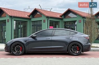 Седан Tesla Model 3 2024 в Ірпені