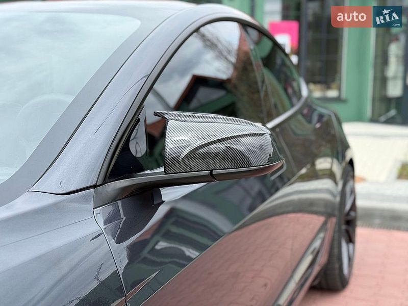 Седан Tesla Model 3 2024 в Ірпені
