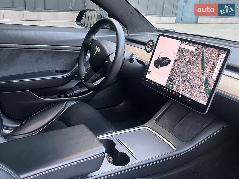 Седан Tesla Model 3 2020 в Києві