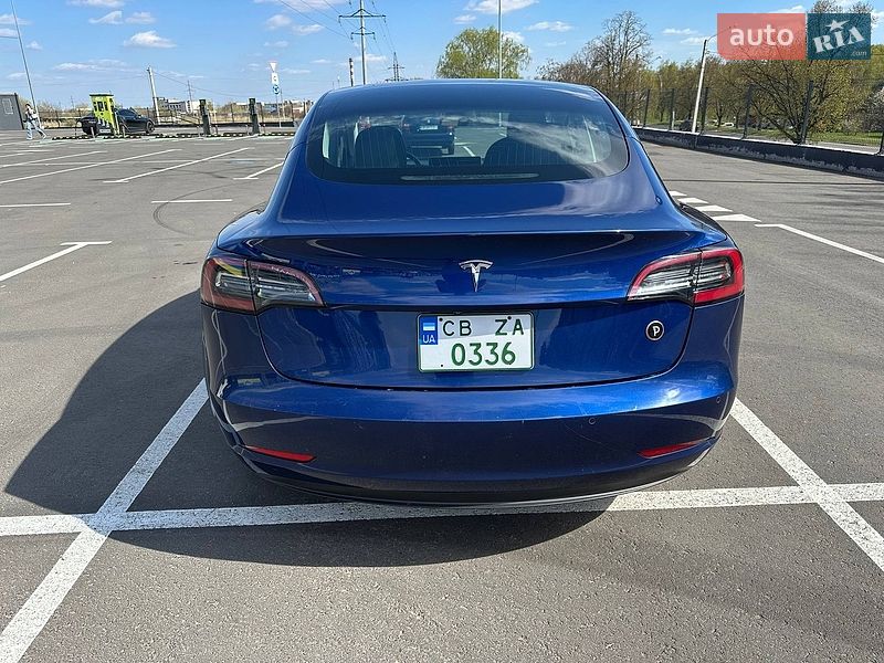 Седан Tesla Model 3 2020 в Чернигове