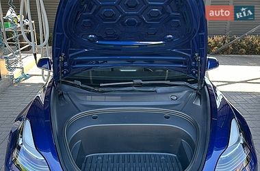 Седан Tesla Model 3 2020 в Киеве