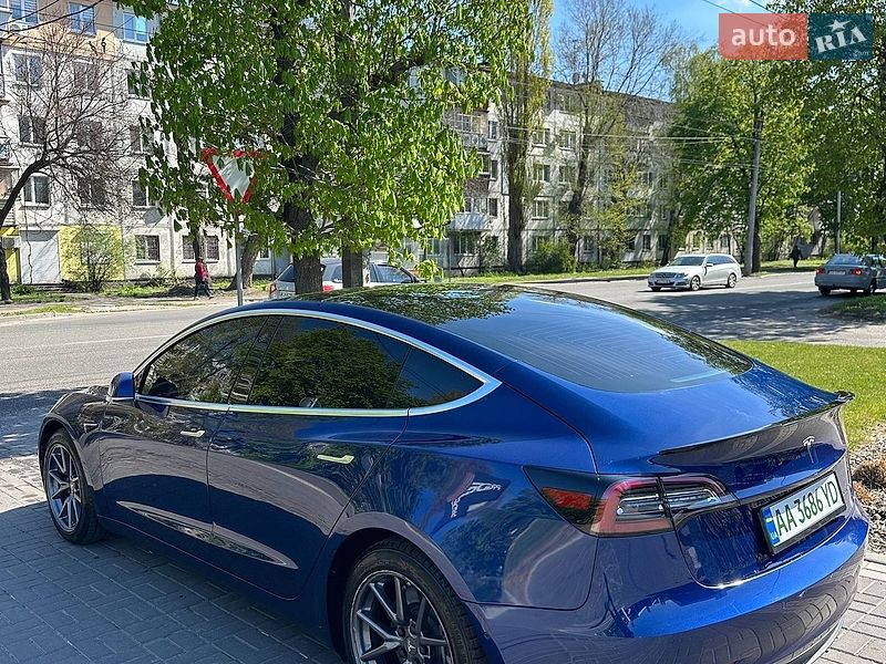 Седан Tesla Model 3 2020 в Киеве