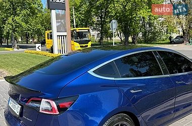 Седан Tesla Model 3 2020 в Киеве