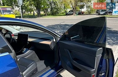 Седан Tesla Model 3 2020 в Киеве