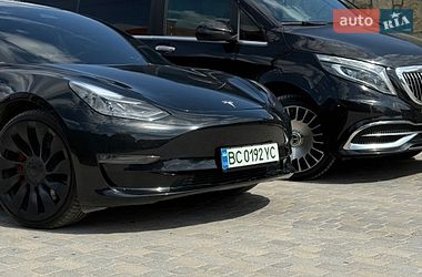 Седан Tesla Model 3 2023 в Львове
