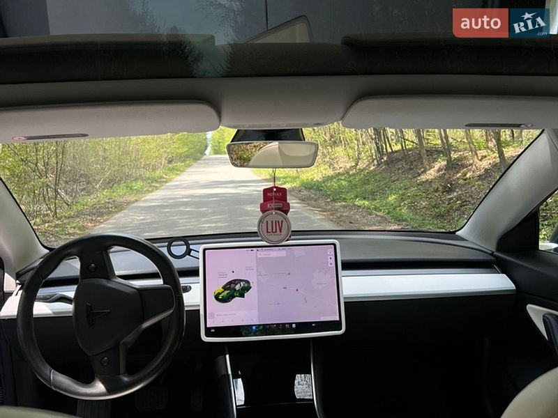 Седан Tesla Model 3 2018 в Вінниці
