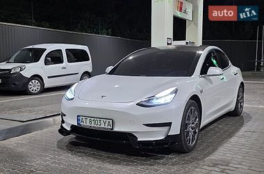 Седан Tesla Model 3 2019 в Івано-Франківську