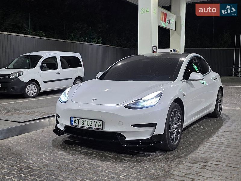 Tesla Model 3 2019