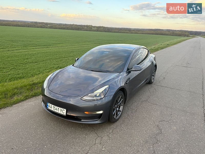 Седан Tesla Model 3 2022 в Києві
