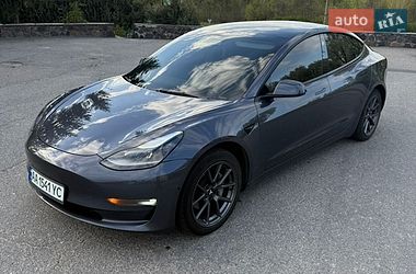 Седан Tesla Model 3 2022 в Києві