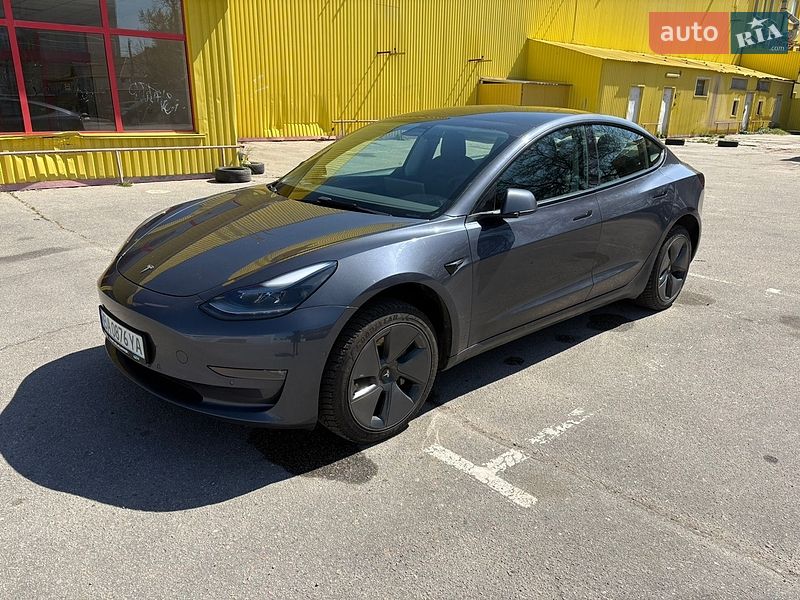 Tesla Model 3 2022